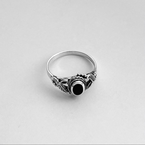 Sterling Silver Black Onyx Ring - Picture 6 of 12